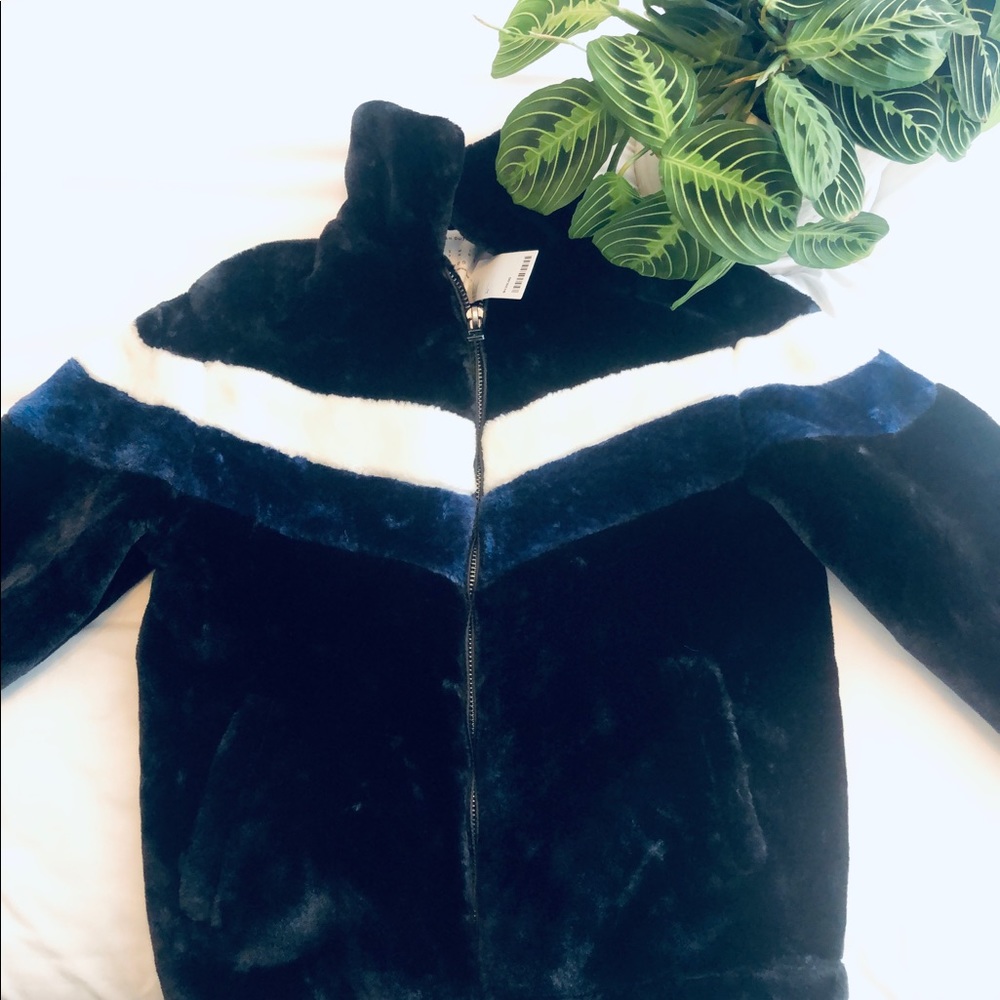 Urban Outfitters Black & White Velvet Teddy Coat💞